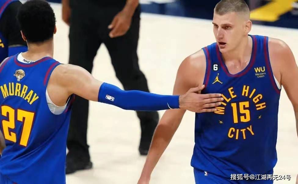 08:30NBA 公牛124-116热火09:30NBA 森林狼119-101独行侠　今日焦点战预告03:00德甲赛场 门兴格拉德巴赫 vs 云达不莱梅 门兴能否延续主场不败战绩？03:45 意甲赛事热那亚 VS 尤文图斯 尤文力拼客场拿下3分，重回榜首之位？　04:00 西甲赛场奥萨苏纳 VS 巴列卡诺 巴列卡诺欲在客场再次全身而退？04:15 英超赛事诺丁汉森林 VS 热刺 实力悬殊，热刺客场笑纳三分？事件跟队记者：帕瓦尔已恢复合练，大概率将入选对阵拉齐奥的大名单据全市场国米跟队记者卡尔迪亚报道，帕瓦尔已经恢复合练，大概率将入选对阵拉齐奥的大名单。